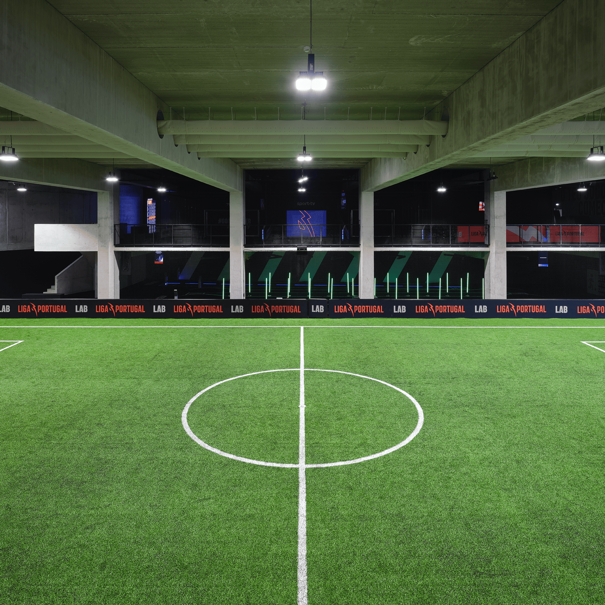 LED FLOODLIGHT ARENA 480W 90º 5000K IP66                                                                                